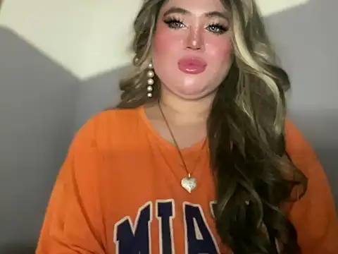 Snapshot of Naughtyrosecum chatting on October 2025 03:20:02 PM Naughtyrosecum online show from October 2025 03:20:02 PM