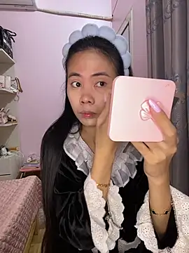 Snapshot of Dau-Tayy chatting on November 2025 10:14:02 AM Dau-Tayy online show from November 2025 10:14:02 AM