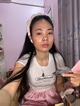 Snapshot of Dau-Tayy chatting on December 2025 09:36:02 AM Dau-Tayy online show from December 2025 09:36:02 AM