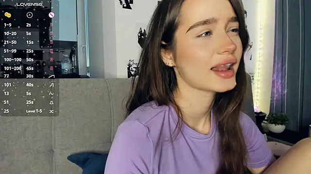 lovelyalivia online show from December 2025 09:47:01 AM