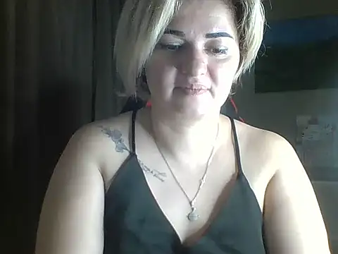 Snapshot of Wymini chatting on October 2025 10:18:02 PM Wymini online show from October 2025 10:18:02 PM