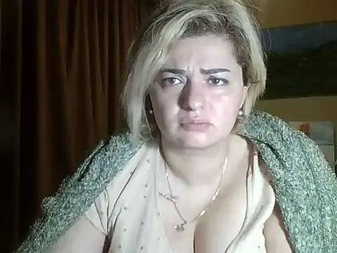 Snapshot of Wymini chatting on October 2025 09:53:02 PM Wymini online show from October 2025 09:53:02 PM