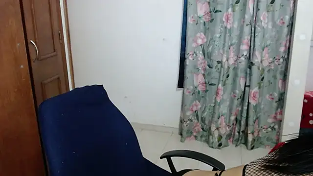 Snapshot of alejandralatina chatting on November 2025 03:20:02 AM alejandralatina online show from November 2025 03:20:02 AM