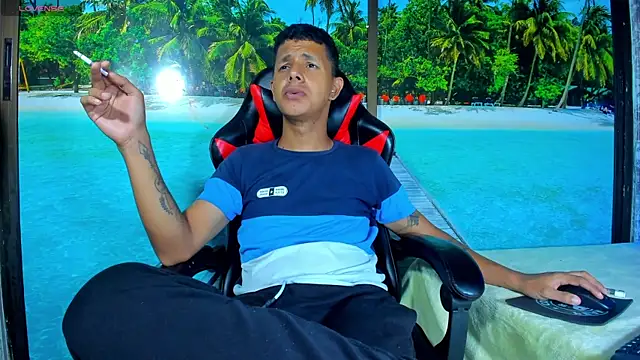 Snapshot of BigMonstercoks69 chatting on September 2025 02:15:02 AM BigMonstercoks69 online show from September 2025 02:15:02 AM