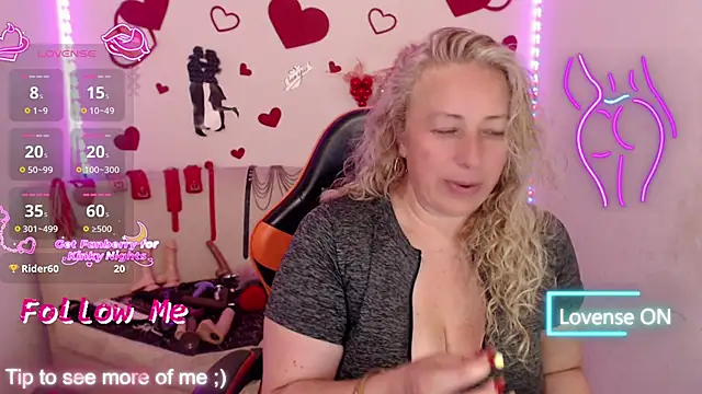 sofiacurvy 45 online show from December 2025 08:04:02 PM