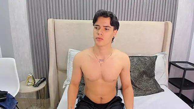 Snapshot of BenitoSaenz chatting on September 2025 11:54:01 AM BenitoSaenz online show from September 2025 11:54:01 AM