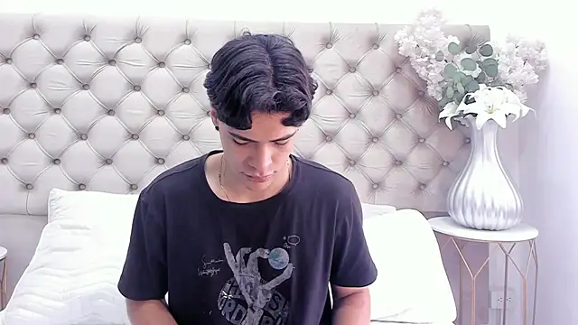 Snapshot of BenitoSaenz chatting on September 2025 12:29:01 PM BenitoSaenz online show from September 2025 12:29:01 PM