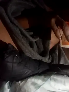 Snapshot of OnlyMoneyIwanT chatting on November 2025 12:20:01 AM OnlyMoneyIwanT online show from November 2025 12:20:01 AM