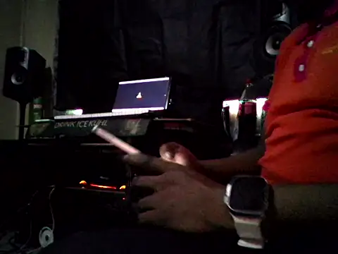 Snapshot of OnlyMoneyIwanT chatting on February 2026 10:47:01 AM OnlyMoneyIwanT online show from February 2026 10:47:01 AM