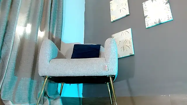 Snapshot of emily_ox0 chatting on February 2026 08:12:01 PM emily ox0 online show from February 2026 08:12:01 PM