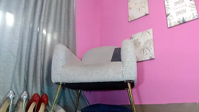 emily ox0 online show from June 2026 07:05:01 PM