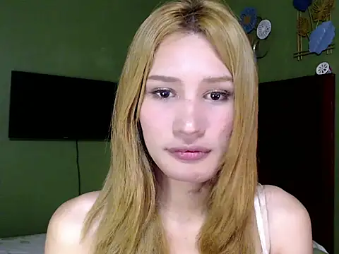 Snapshot of SerenaCortesi chatting on September 2025 11:21:01 AM SerenaCortesi online show from September 2025 11:21:01 AM
