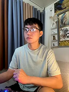 xshyboyx online show from November 2025 02:28:02 AM