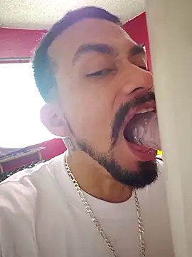 Snapshot of Cnutt310 chatting on October 2025 06:16:02 PM Cnutt310 online show from October 2025 06:16:02 PM