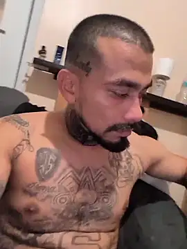 Cnutt310 online show from December 2025 11:12:02 PM