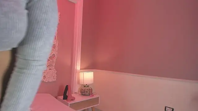 Snapshot of VictoriaPowell chatting on September 2025 03:45:01 PM VictoriaPowell online show from September 2025 03:45:01 PM