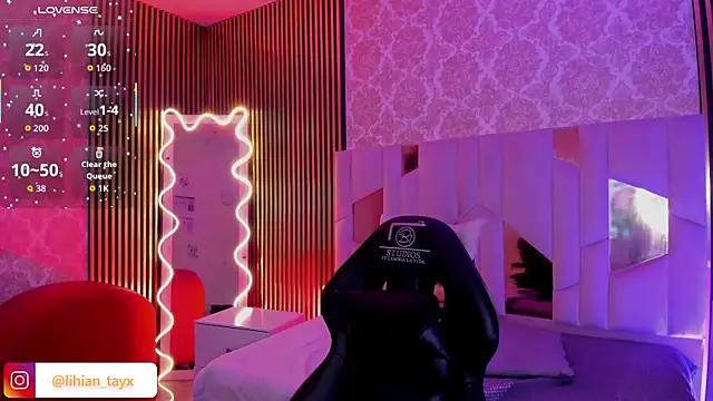 Snapshot of LIHIAN_TAY chatting on November 2025 03:28:02 AM LIHIAN TAY online show from November 2025 03:28:02 AM