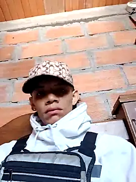 Snapshot of daniel-garzon-00 chatting on November 2025 05:13:02 PM daniel-garzon-00 online show from November 2025 05:13:02 PM