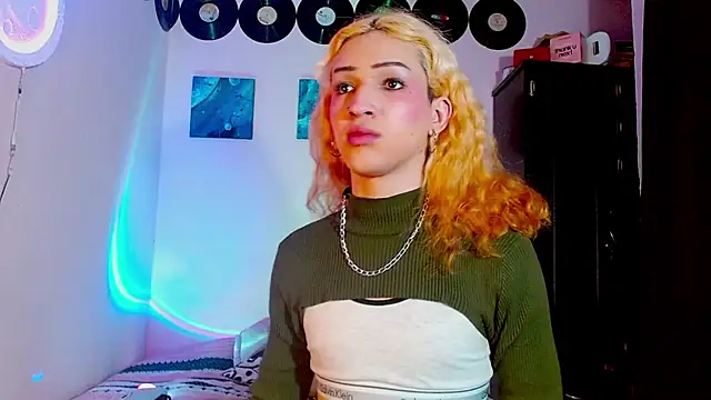 meghan devil  online show from December 2025 04:40:01 AM