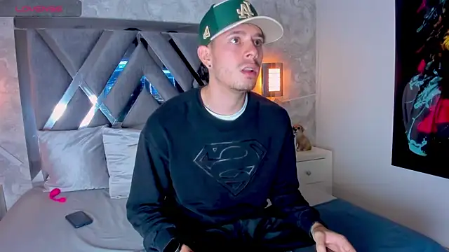 nils saint online show from November 2025 04:55:02 AM