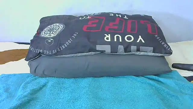 Snapshot of shy-lillyX22 chatting on October 2025 08:43:02 PM shy-lillyX22 online show from October 2025 08:43:02 PM