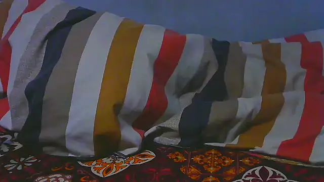 Snapshot of shy-lillyX22 chatting on November 2025 11:51:01 PM shy-lillyX22 online show from November 2025 11:51:01 PM