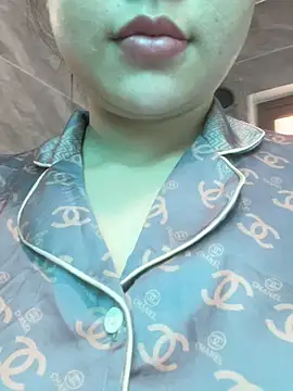 -Luxury online show from February 2026 01:06:01 AM