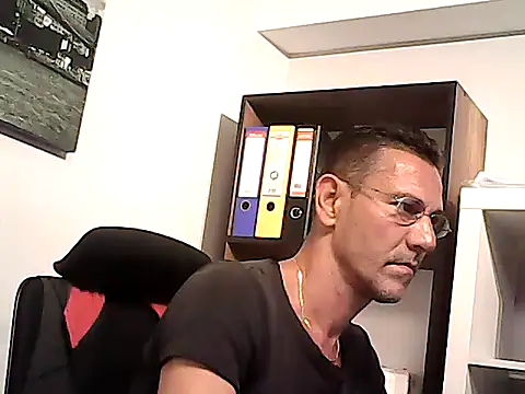 Snapshot of mastercharisma35 chatting on June 2026 01:13:01 PM mastercharisma35 online show from June 2026 01:13:01 PM