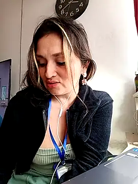 ALEJA  07 online show from September 2025 08:47:02 PM