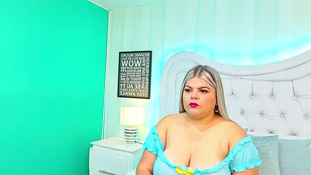 Snapshot of KiimBrooks chatting on October 2025 10:57:02 AM KiimBrooks online show from October 2025 10:57:02 AM