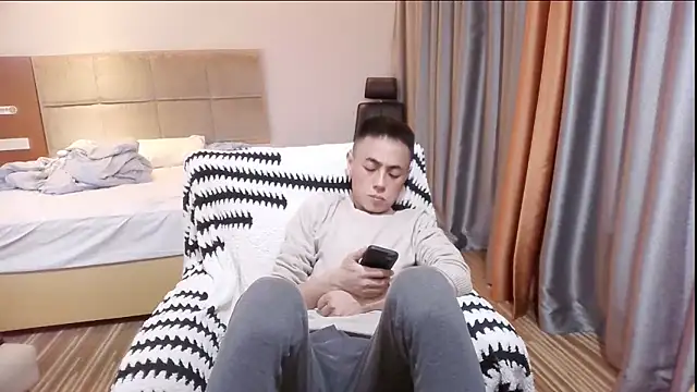 Snapshot of Tsia-Die chatting on November 2025 08:35:02 PM Tsia-Die online show from November 2025 08:35:02 PM