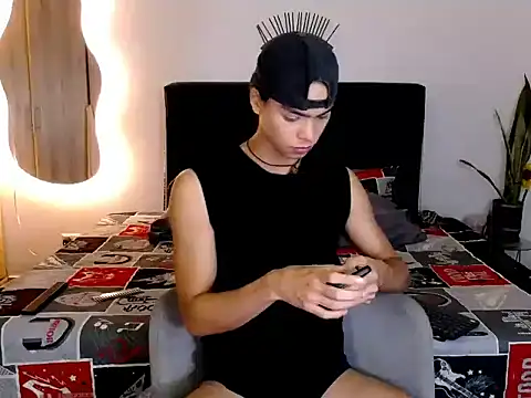 NoahDevil18 online show from October 2025 06:23:01 AM