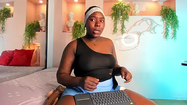 Snapshot of NanyMoreno chatting on November 2025 12:16:01 PM NanyMoreno online show from November 2025 12:16:01 PM