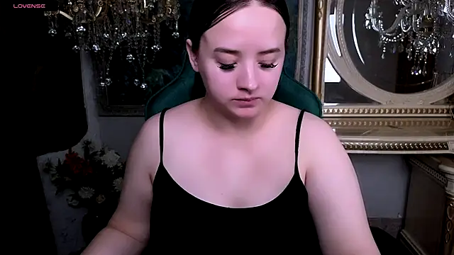 LaraBenson  online show from September 2025 10:16:01 AM