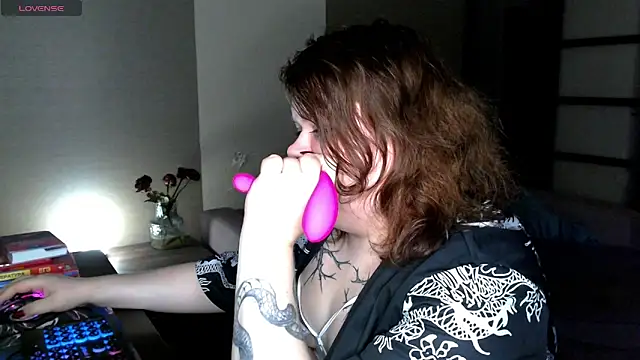 Snapshot of Romy_Addams chatting on October 2025 02:40:02 PM Romy Addams online show from October 2025 02:40:02 PM