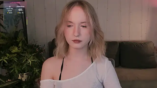 kikishyness online show from September 2025 10:33:02 PM