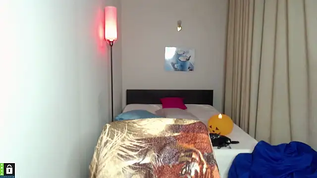 Snapshot of milf_hornys chatting on October 2025 04:57:01 PM milf hornys online show from October 2025 04:57:01 PM