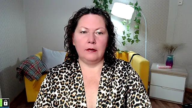 Snapshot of milf_hornys chatting on November 2025 06:41:02 PM milf hornys online show from November 2025 06:41:02 PM