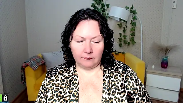 Snapshot of milf_hornys chatting on November 2025 04:28:01 PM milf hornys online show from November 2025 04:28:01 PM