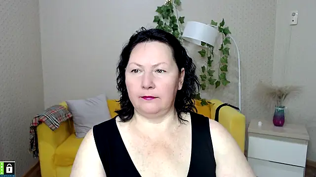 Snapshot of milf_hornys chatting on November 2025 04:07:01 PM milf hornys online show from November 2025 04:07:01 PM