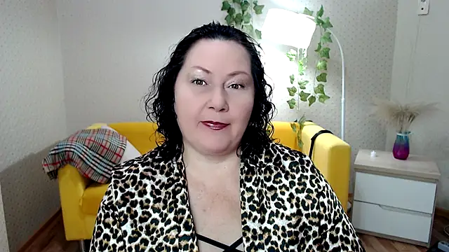 Snapshot of milf_hornys chatting on November 2025 03:55:01 PM milf hornys online show from November 2025 03:55:01 PM
