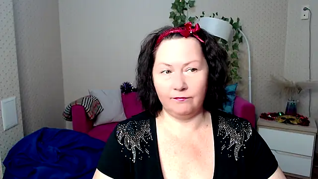 Snapshot of milf_hornys chatting on November 2025 05:27:01 PM milf hornys online show from November 2025 05:27:01 PM