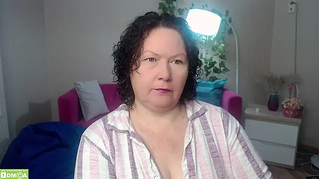 Snapshot of milf_hornys chatting on December 2025 05:08:02 PM milf hornys online show from December 2025 05:08:02 PM