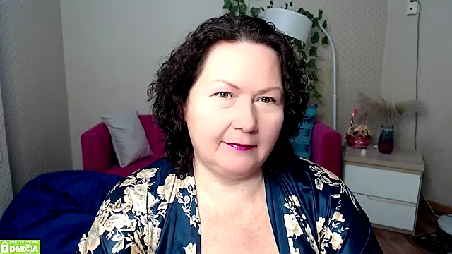 Snapshot of milf_hornys chatting on December 2025 05:32:01 PM milf hornys online show from December 2025 05:32:01 PM