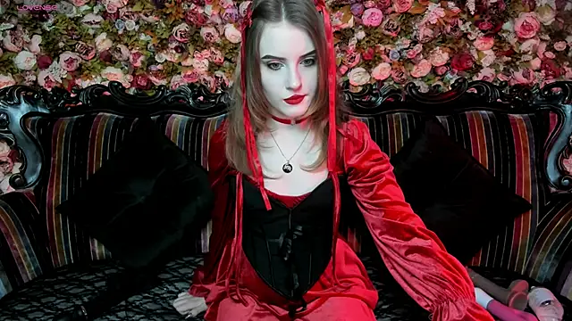 Snapshot of EllieMori chatting on December 2025 08:30:02 AM EllieMori online show from December 2025 08:30:02 AM