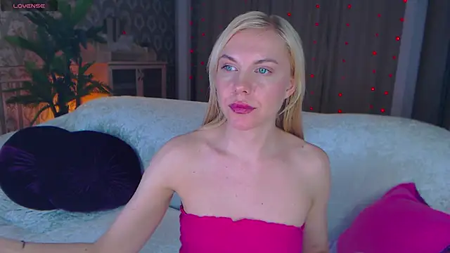 Snapshot of LiSinDoll chatting on November 2025 08:59:02 AM LiSinDoll online show from November 2025 08:59:02 AM