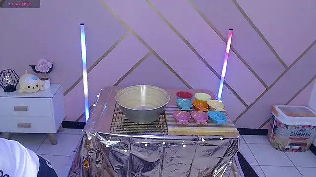 Giaa rossi online show from October 2025 02:52:01 PM