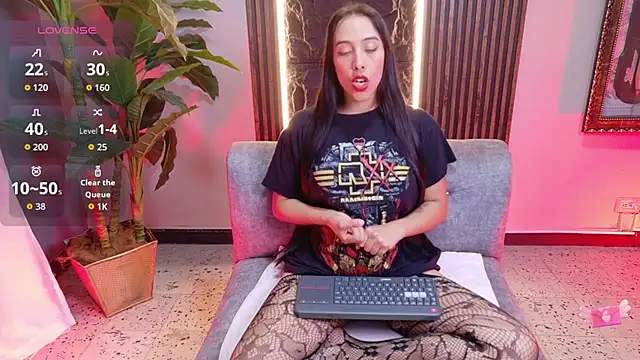 saori katusmi online show from October 2025 01:08:01 PM