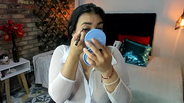 Lia Blake  online show from February 2026 12:12:01 PM