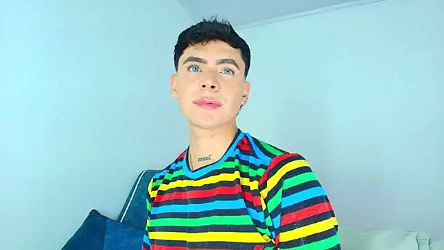 Snapshot of CamiiGuzmanX chatting on November 2025 08:52:01 PM CamiiGuzmanX online show from November 2025 08:52:01 PM